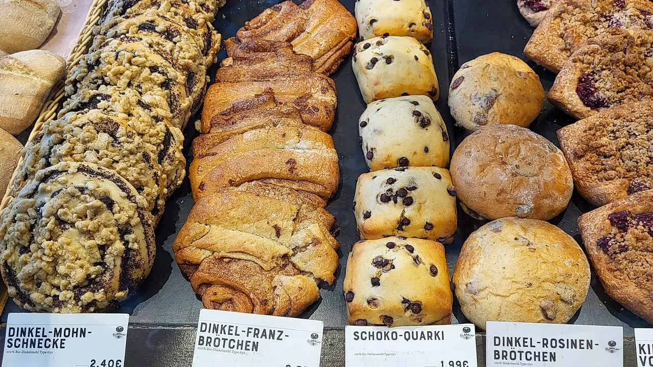 Brötchen in der Auslage